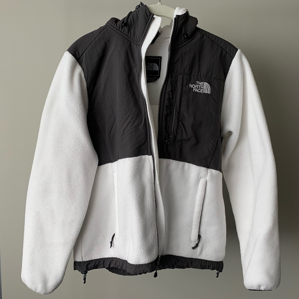 🤍 The North Face Hooded Fleece Jacket 🤍